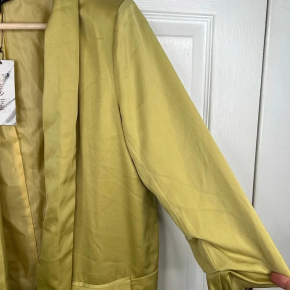 Strut & Bolt Green Boyfriend Blazer Satin Jacket Size M Lightweight Open Front - Picture 9 of 15